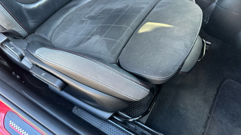 MINI Hatchback 2.0 John Cooper Works 3dr Auto [Comfort/Nav Pack] Petrol Hatchback